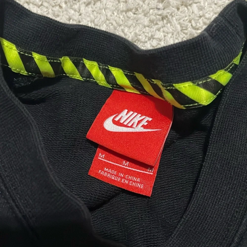 Nike - Men’s M